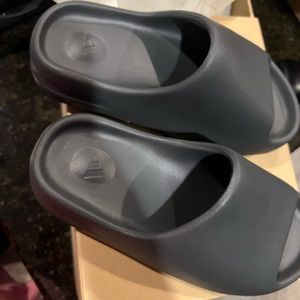 Yeezy Slides